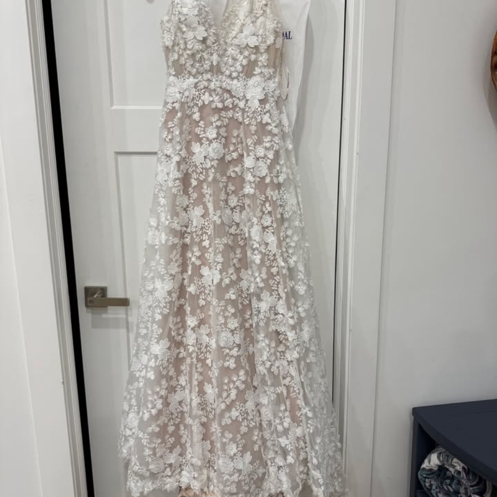 Maggie Sottero Dress from Wendy bridal - Picture 5 of 8